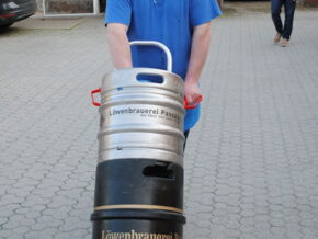 Alle Hände voll zu tun: Manfred Geier bei der Arbeit.